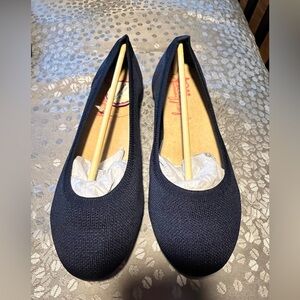 Women’s Size 9 Wide Jelly Pop Shoes